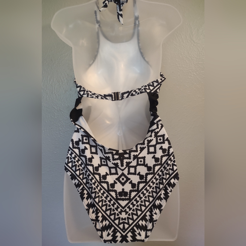 Tribal Print White Black High-Neck Halter One-Piece Swimsuit Size Large - Picture 10 of 12